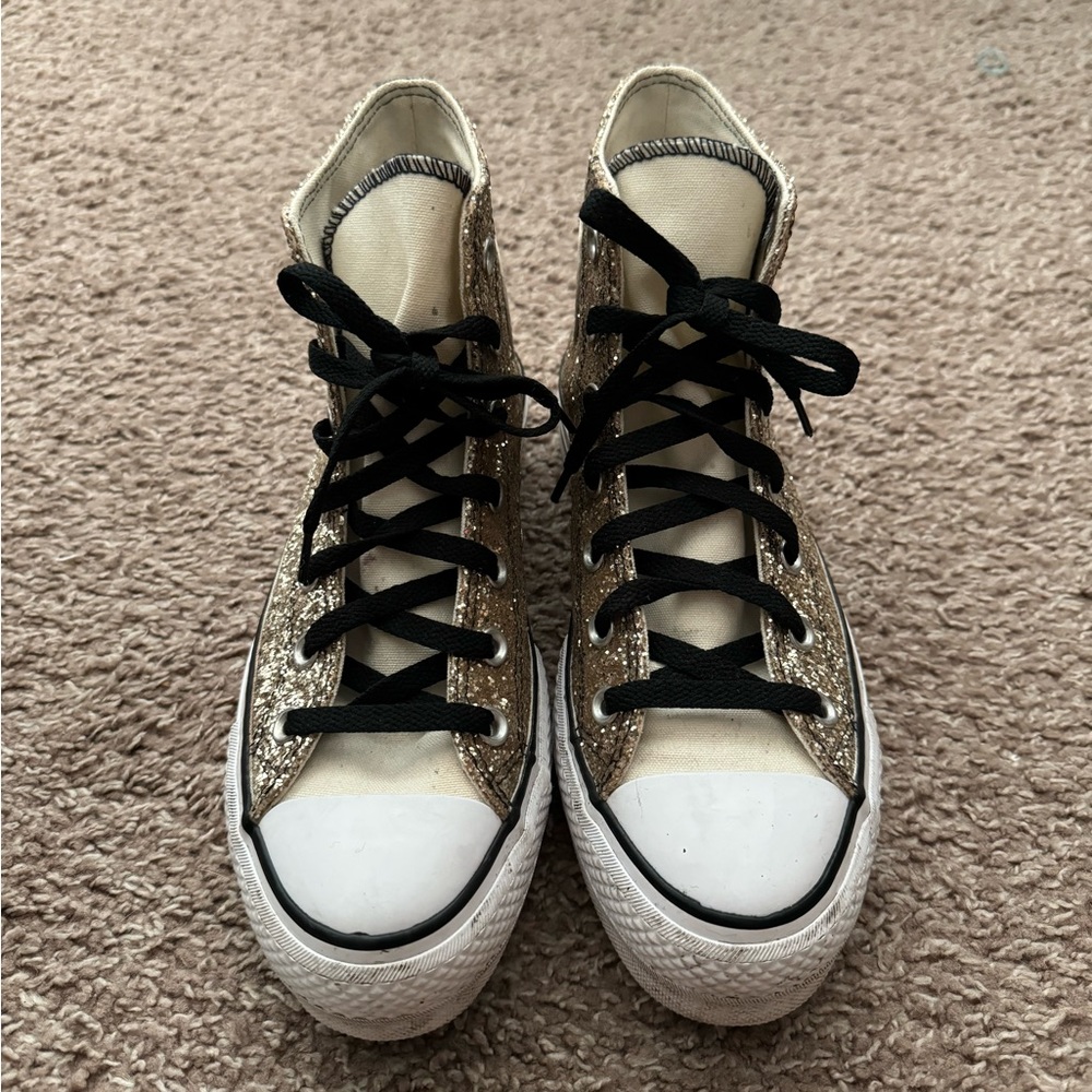 CONVERSE boots. Women size 8.